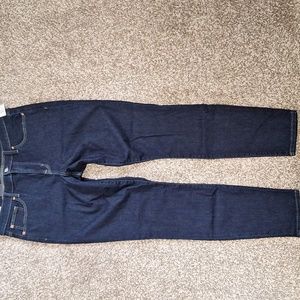 NWT Gap 33 Long True Skinny jeans